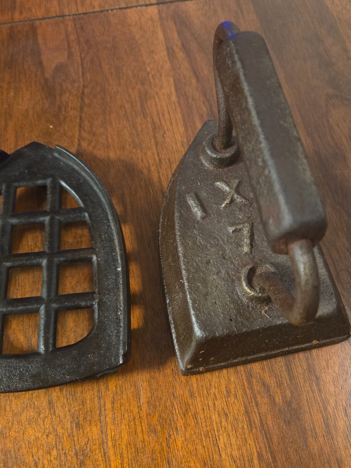 antique IXL iron and Trivet Set, Antique, Collectors Items
