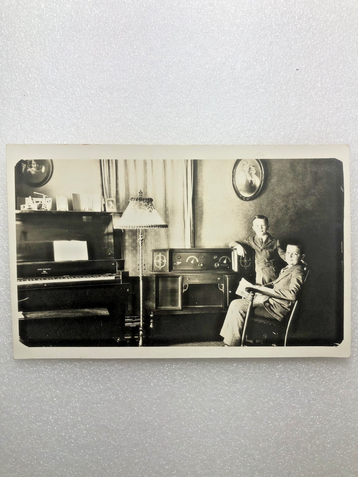 VINTAGE RPPC 1930'sINTERIOR ROOM WITH LARGE CONSOLE RADIO~PIANO~TWO LITTLE BOYS