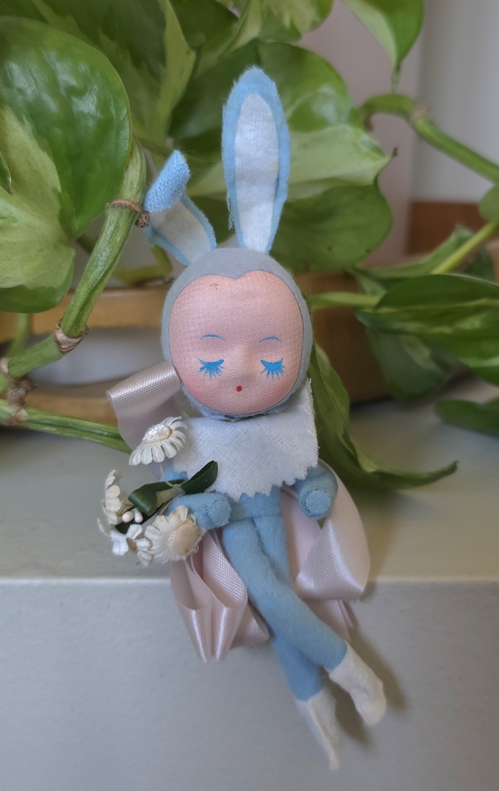 Vtg Knee Hugger Mini EASTER BUNNY Rabbit Pixie Elf Doll Ornament Corsage Japan