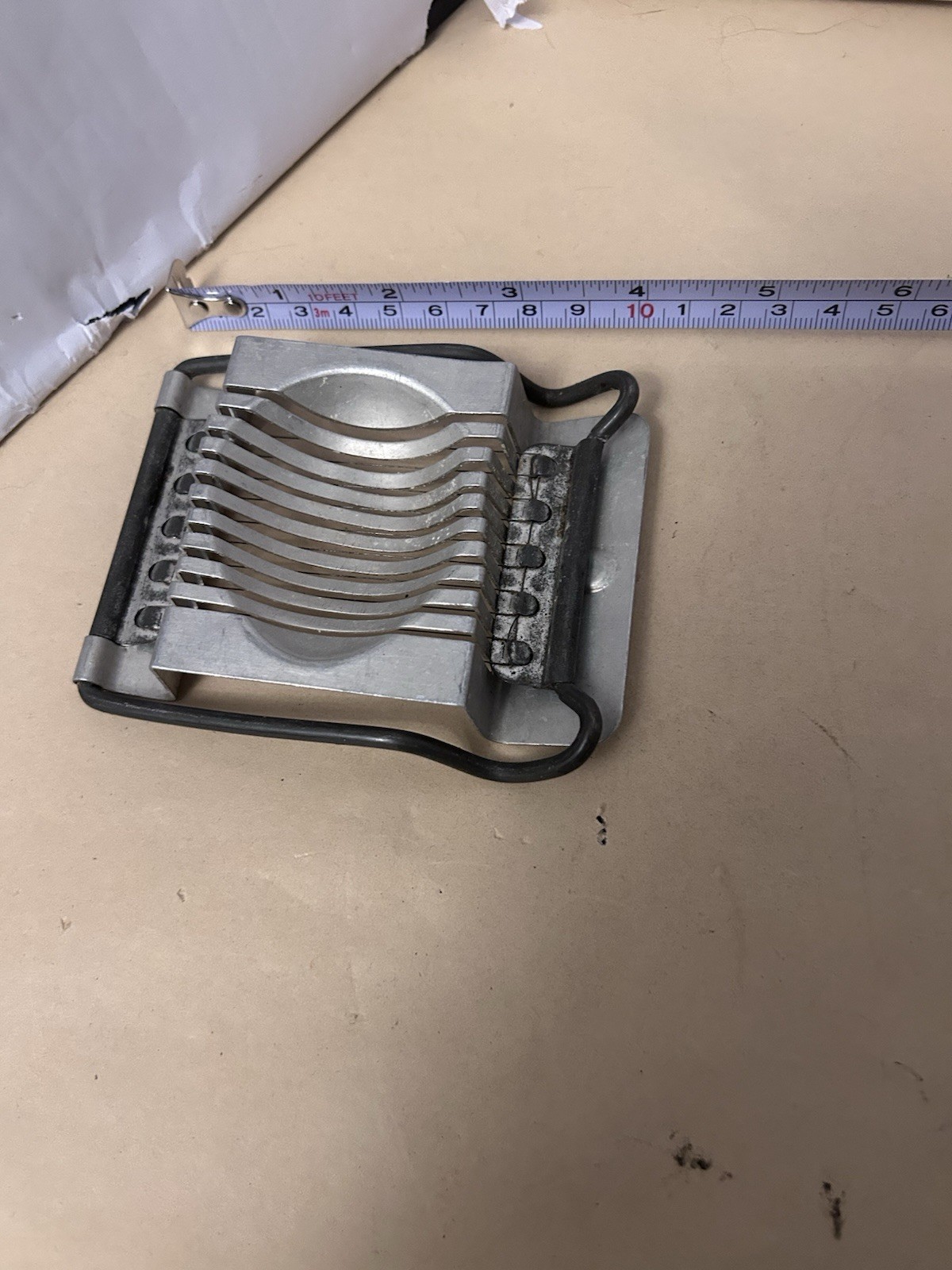 VTG Used Unbranded Aluminum Egg Cutter