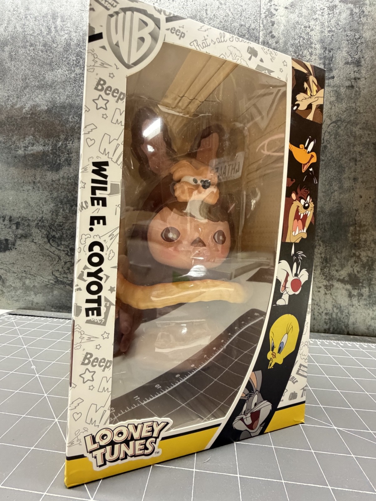 TOYQUBE PUCKY WARNER BROS WILE E COYOTE WALLY Figure New TOYQUBE PUCKY WARNER BROS WILE E COYOTE WALLY Figure New