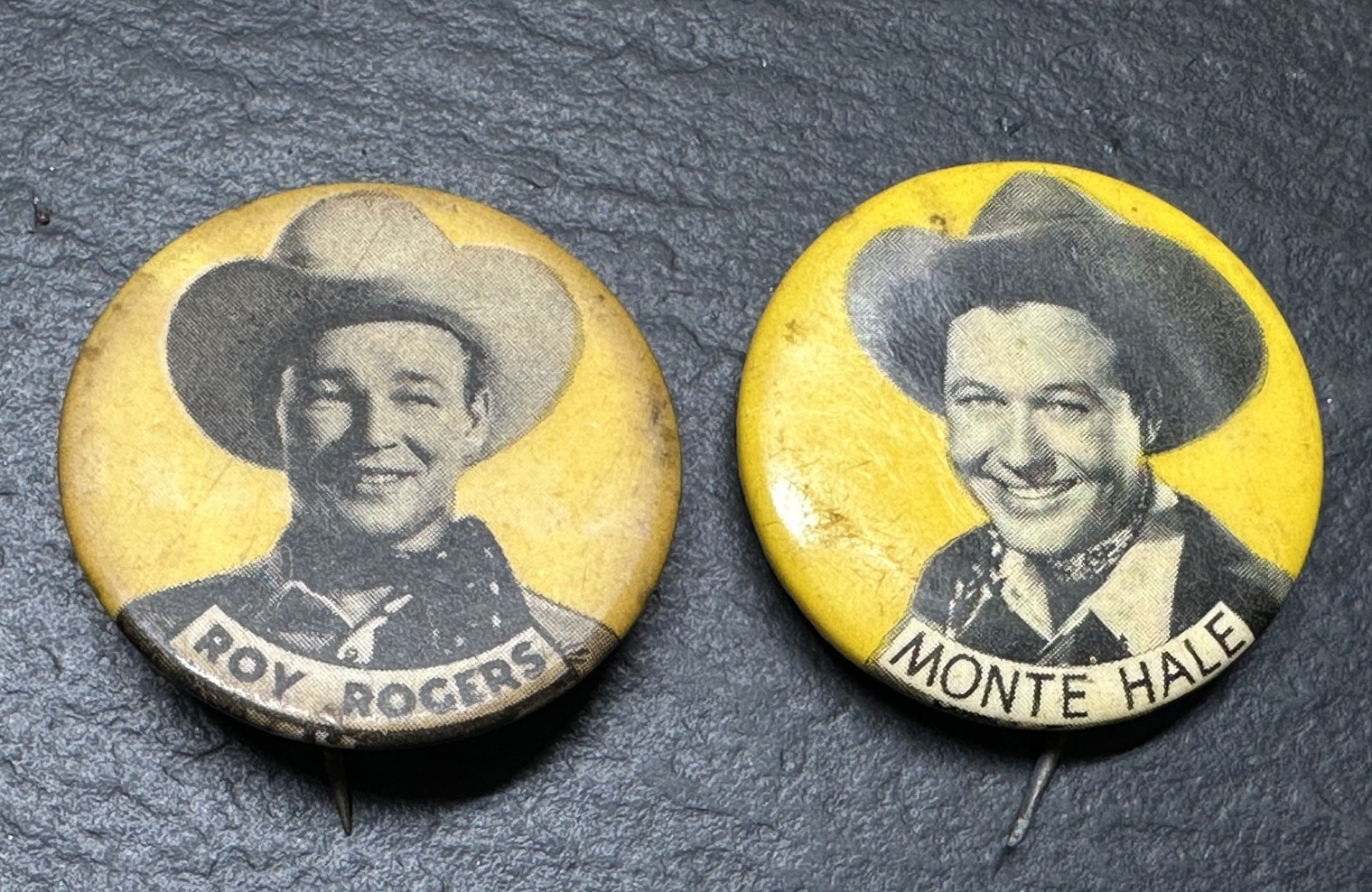 VINTAGE WESTERN COWBOYS MONTE HALE & ROY ROGERS BUTTON PINS M187
