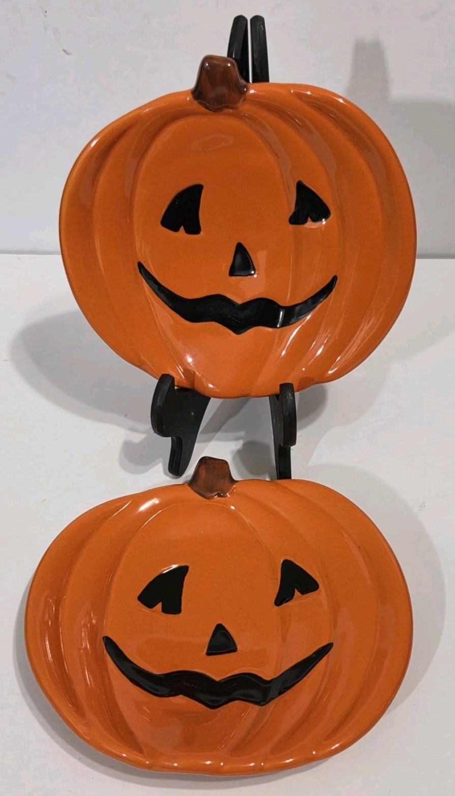 2 Pottery Barn Halloween Jack O Lantern Pumpkin Plates Ceramic 7.5\