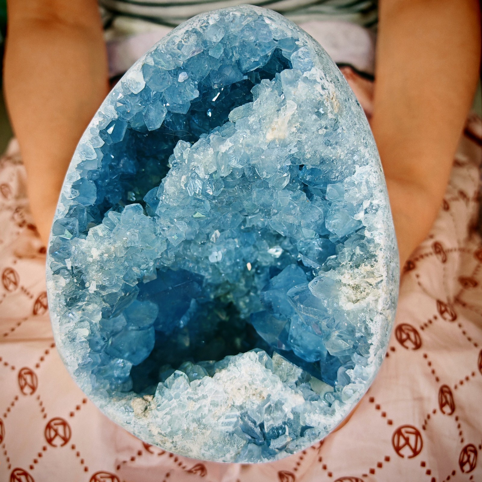 9.24LBNatural and beautiful blue lapis lazuli crystal cave mineral specimens