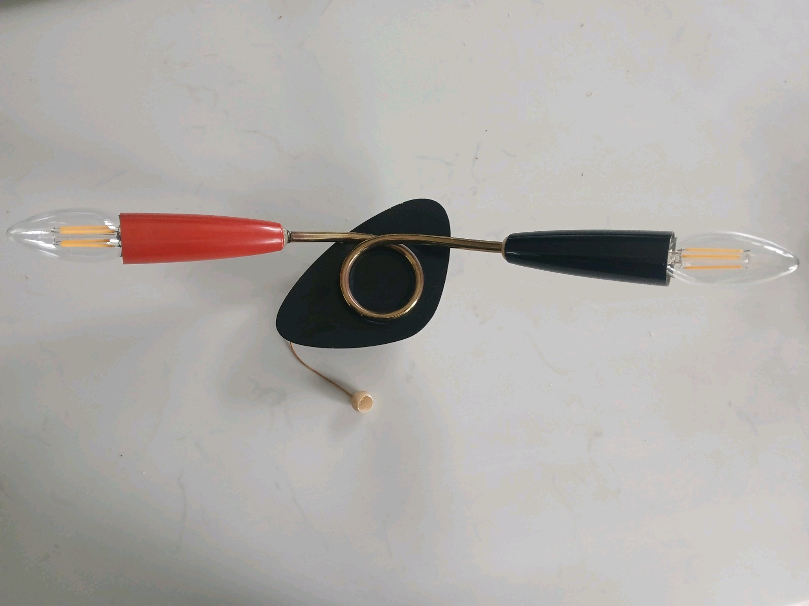 A stylish Italian 1950s wall light.