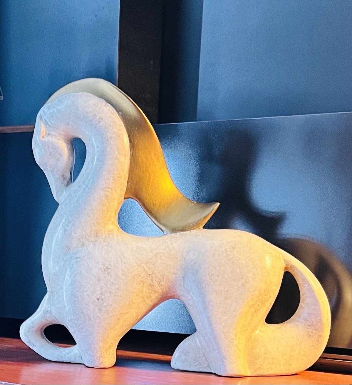RARE/VINTAGE JARU DESIGN MCM ART DECO Gold Off-WHITE CERAMIC HORSE SCULPTURE
