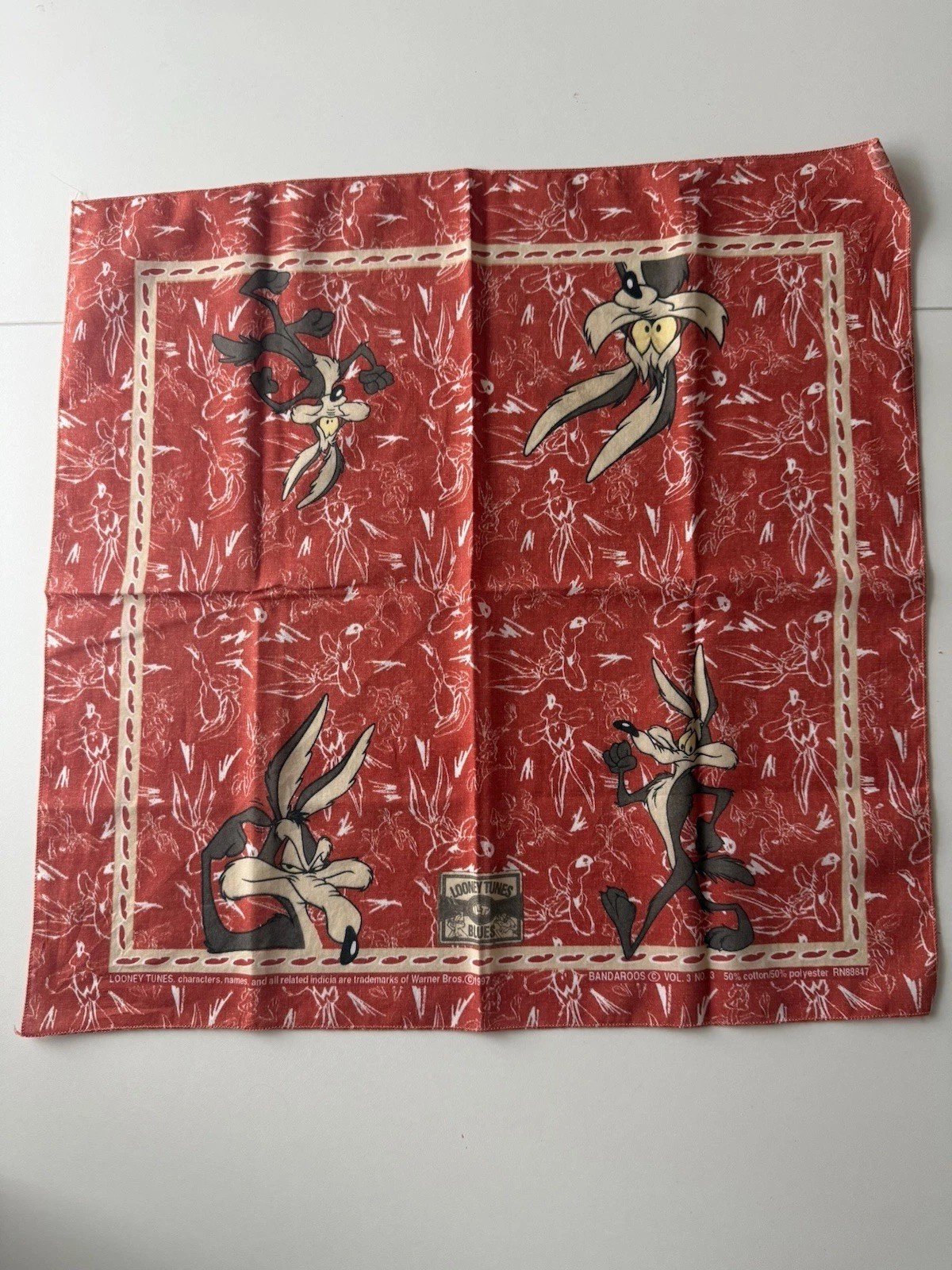 Vintage 1997 Looney Tunes Red Bandaroos Handkierchief Bandana Wild E Coyote
