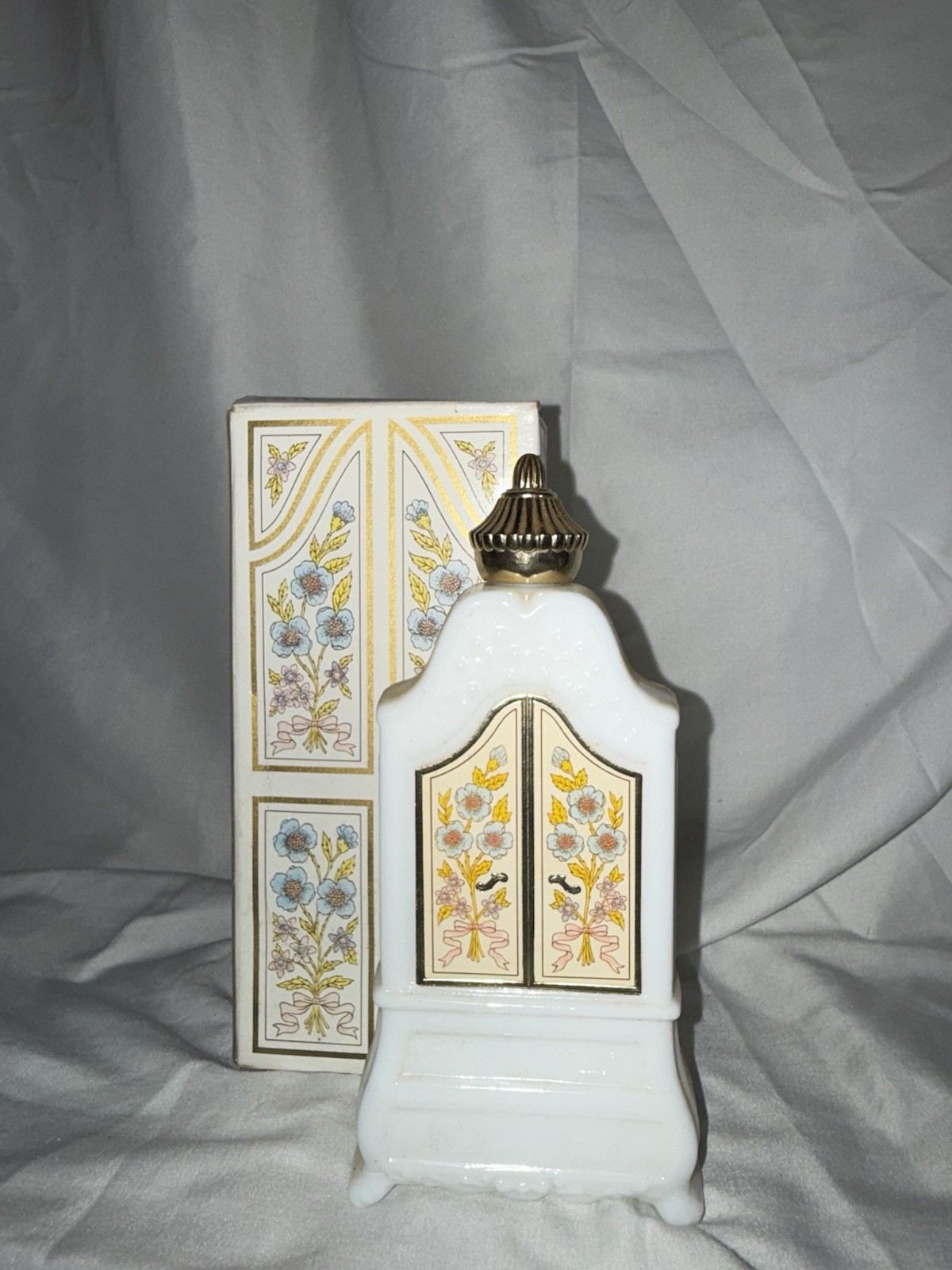 VINTAGE Avon Armoire Decanter Field Flowers Foaming Bath Oil 5 FL. OZ.