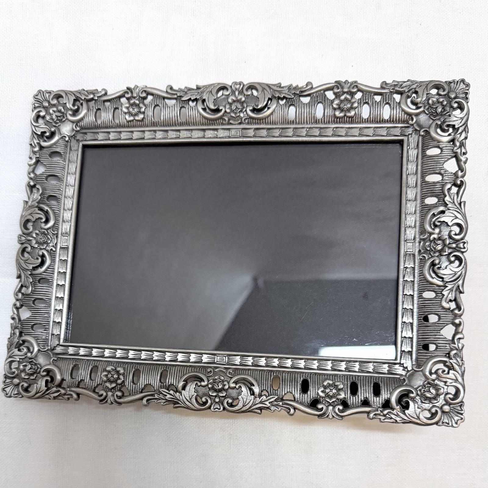 Vintage Ornate Rococo Revival Pewter 4×6 Frame - Excellent condition