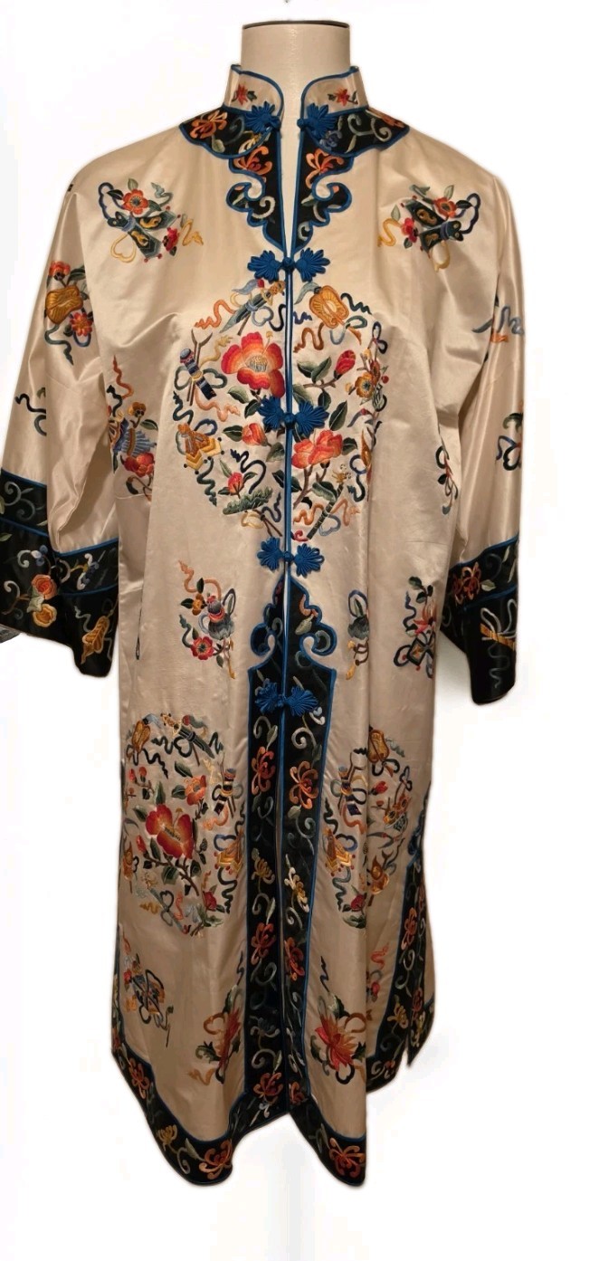 Vintage Bai Hua Embroidered Silk Kimono Jacket Robe VGC Small Medium