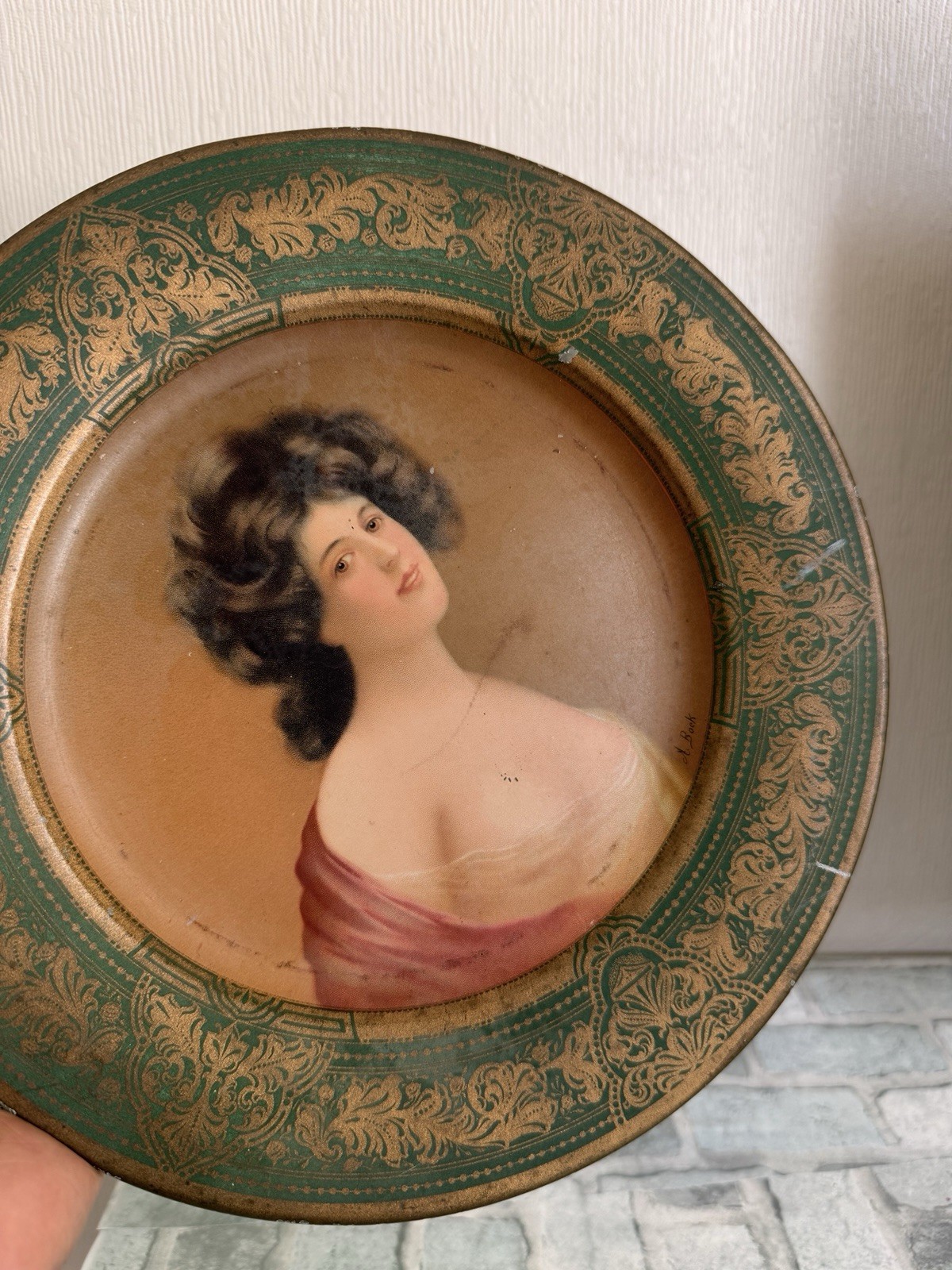 VINTAGE, ORIGINAL 1905 METAL VIENNA ART PLATE, VINTAGE, ORIGINAL 1905 METAL VIENNA ART PLATE,