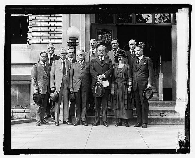 Photo:Unidentified Men Woman Outside City Building 1921 Group Portrait
