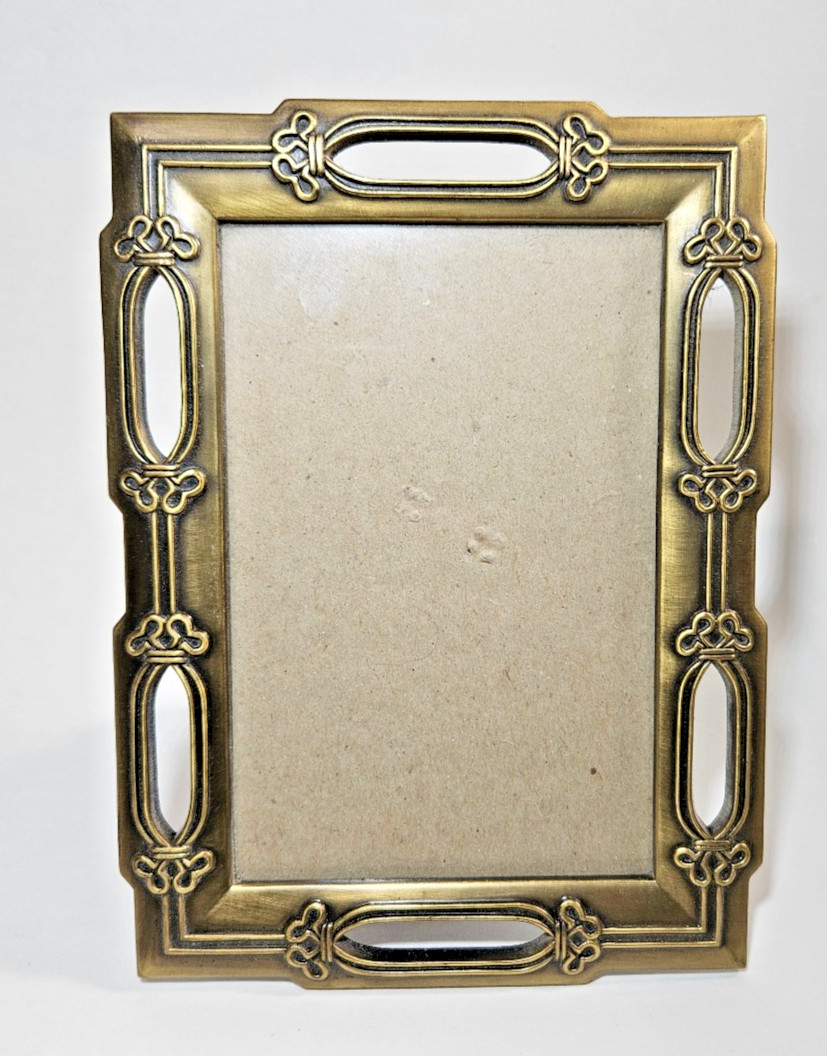 Vtg Burnes Picture Frame Landscape or Portrait Antique Brass 1998 Easel Back 4x6
