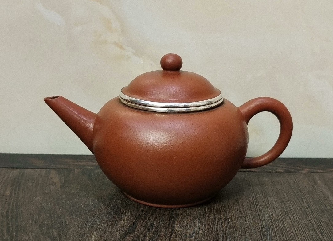 Yixing Shushan Pottery Vermilion & Tiered Mud Sencha Tea Pot 180cc Used