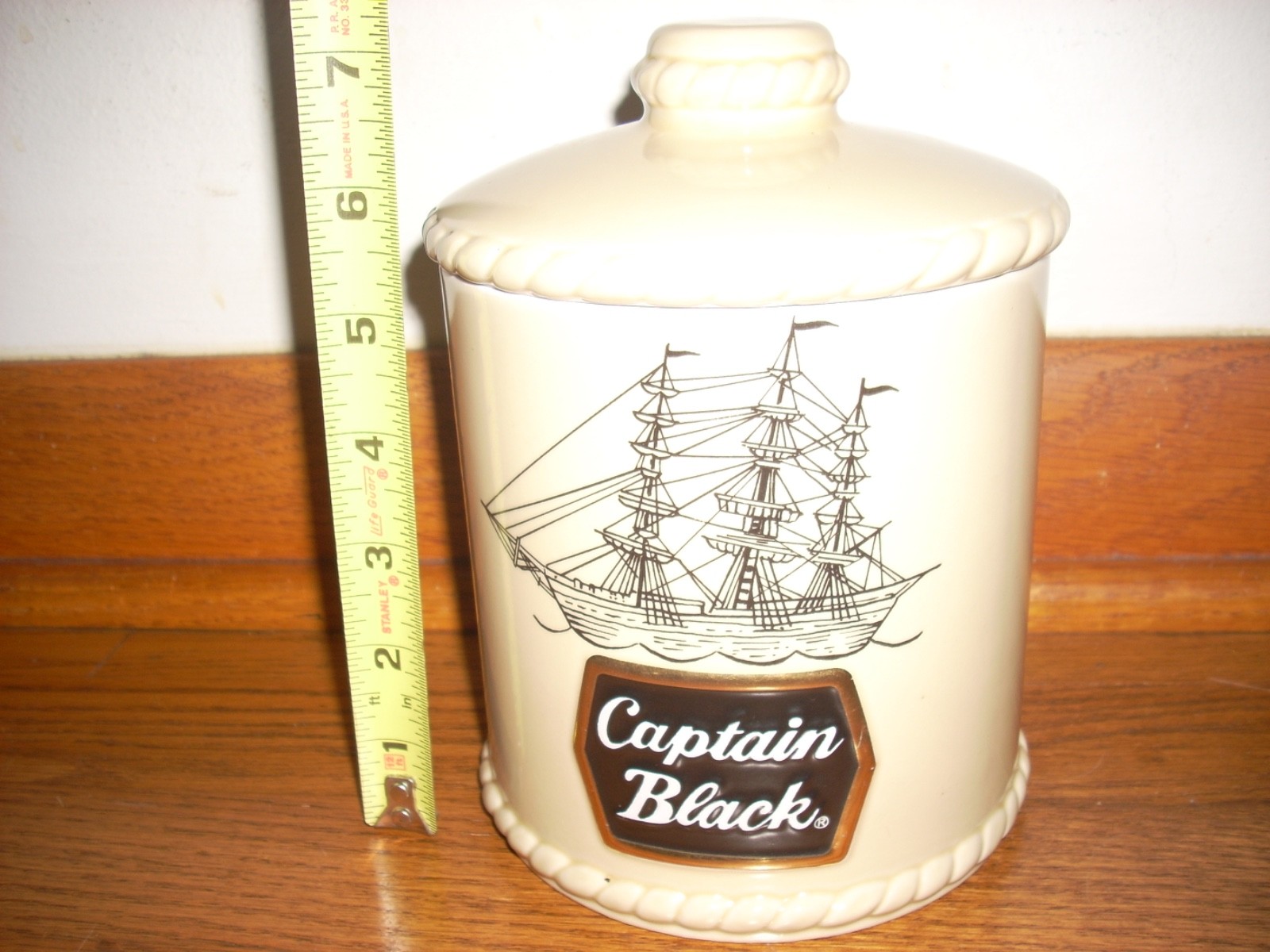 VTG Captain Black Ceramic Tobacco Humidor Jar Canister w/Lid Seal Nautical Ship