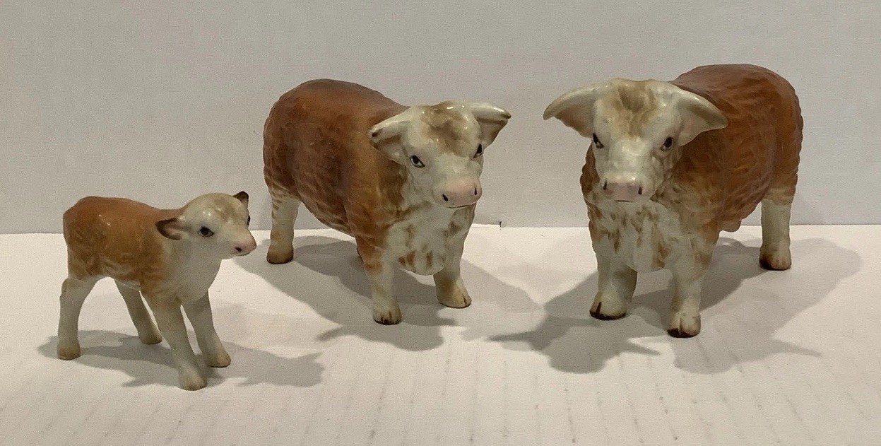 Vintage Lefton Porcelain Hereford Bull, Cow, Calf Figurines - Family of 3