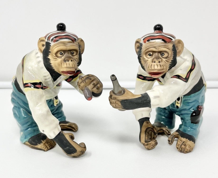 Lot 2 Vintage J. Fred Muggs? Monkey Chimpanzee Figures Cigar Wine Japan MCM Read