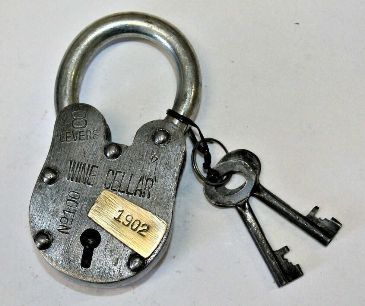 Heavy Antique Vintage Style Wine Cellar Lock Padlock & 2 Skeleton Keys Jailer