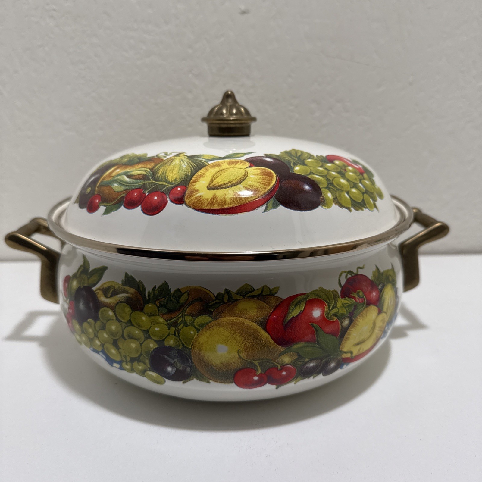 Vintage Dutch Oven Enamel Pot w Lid Brass Handles Fruit Cornucopia Vintage Dutch Oven Enamel Pot w Lid Brass Handles Fruit Cornucopia