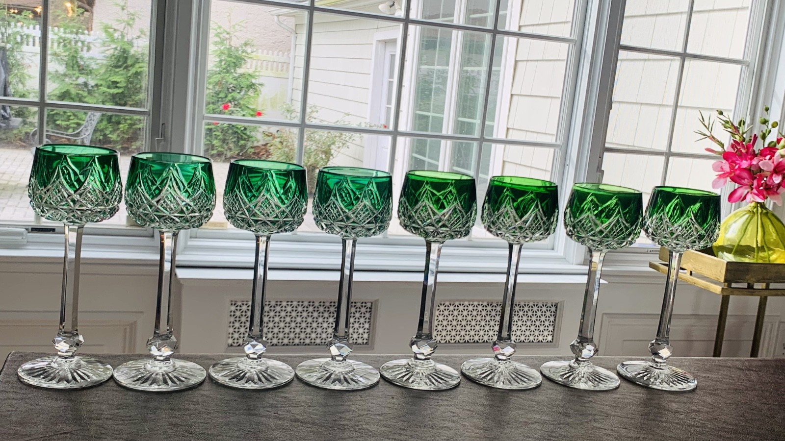 Set of 8 Baccarat Green Wine  from 1930s; \