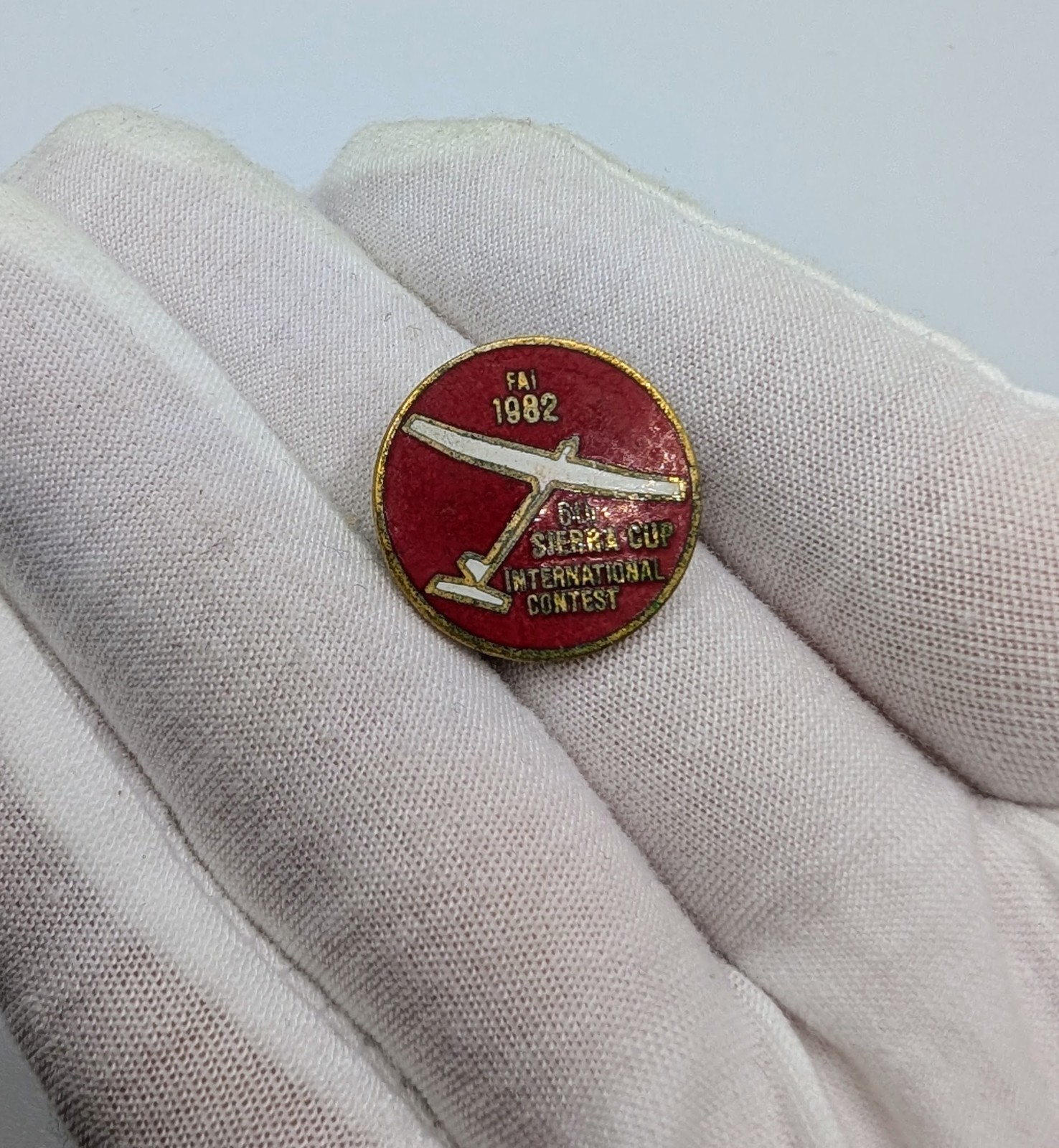 Vintage FAI 1982 Sierra Cup International Free Flight Contest Glider Lapel Pin