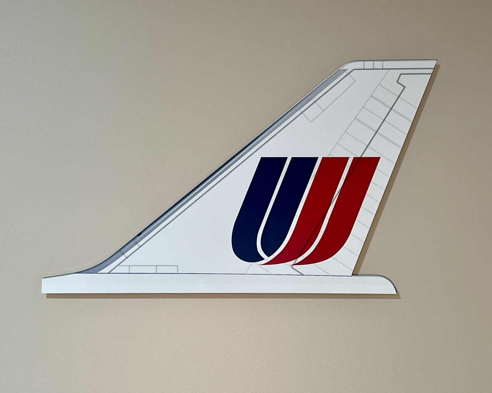 WOW 21 Inch United Airlines Tail Wall Art WOW 21 Inch United Airlines Tail Wall Art