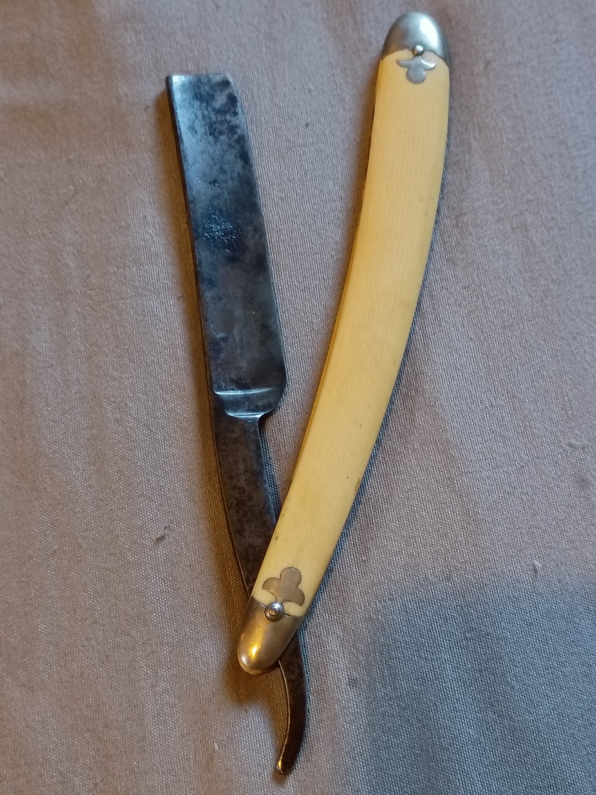 Antique George Wostenholm And Son Pipe Straight Razor.