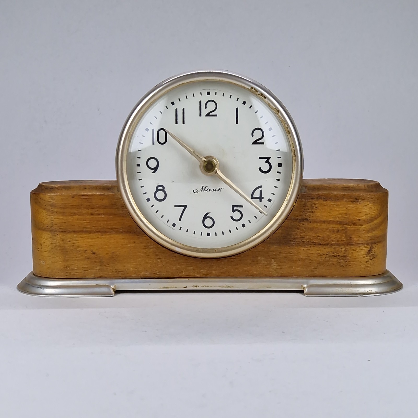 Vintage Soviet Mechanical Desk Clock Mayak Маяк USSR 1960s Shelf Mantel Vintage Soviet Mechanical Desk Clock Mayak Маяк USSR 1960s Shelf Mantel