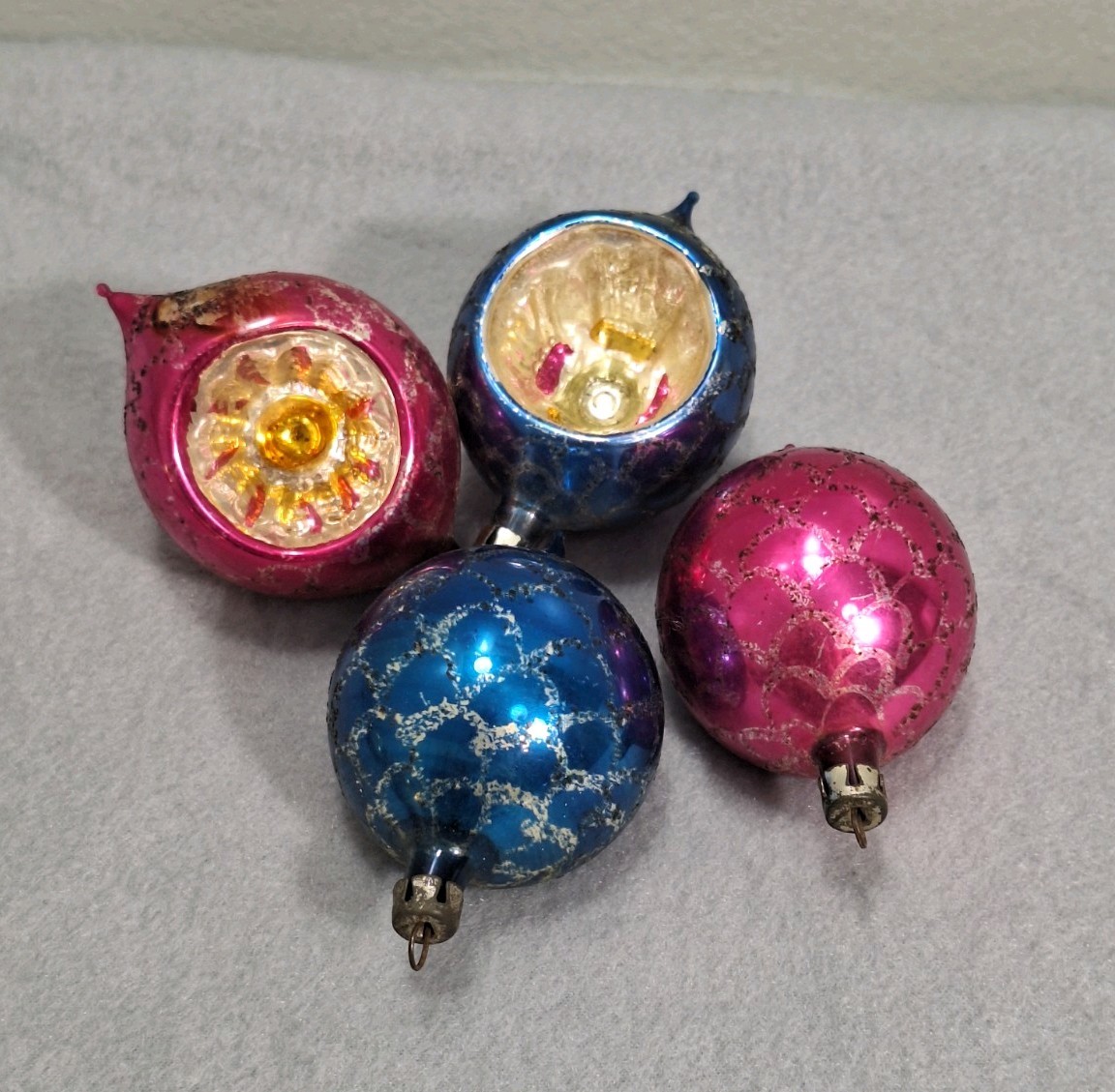 4 Vtg Mercury Glass Glitter Indent Christmas Ornaments Pink Blue Pointed Tip