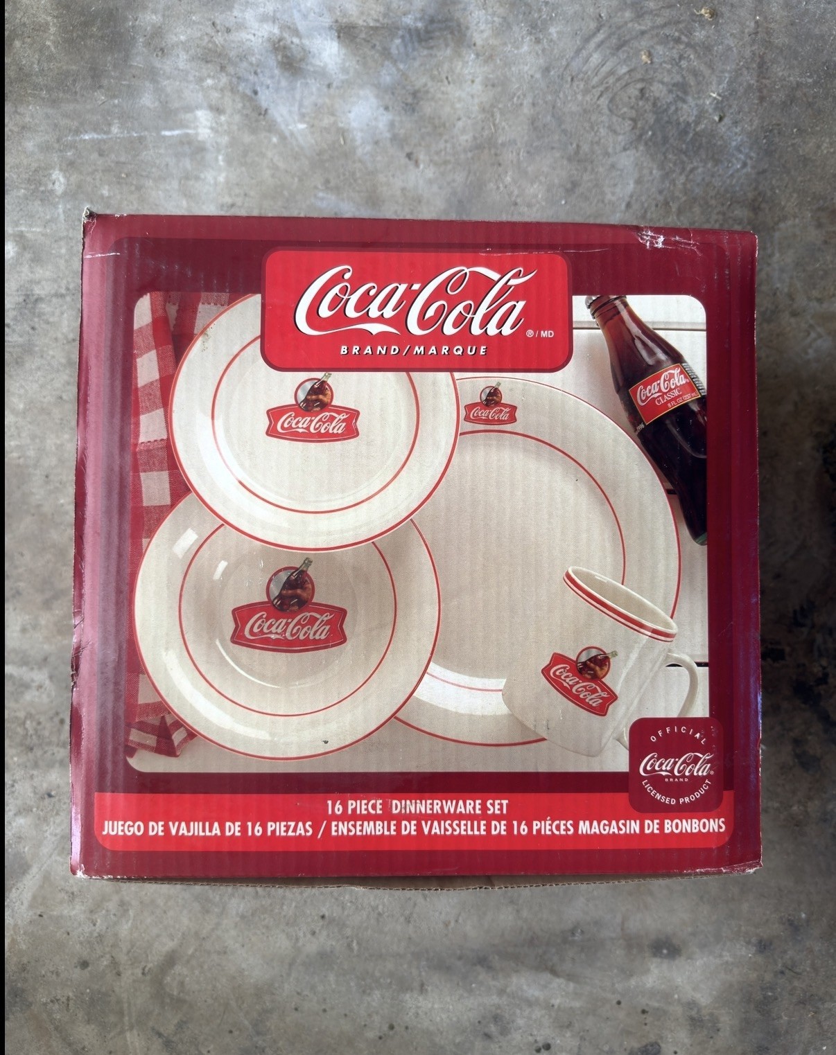 Vintage Coca-Cola Gibson 16 Piece Dinnerware Set Service for 4 Original Box