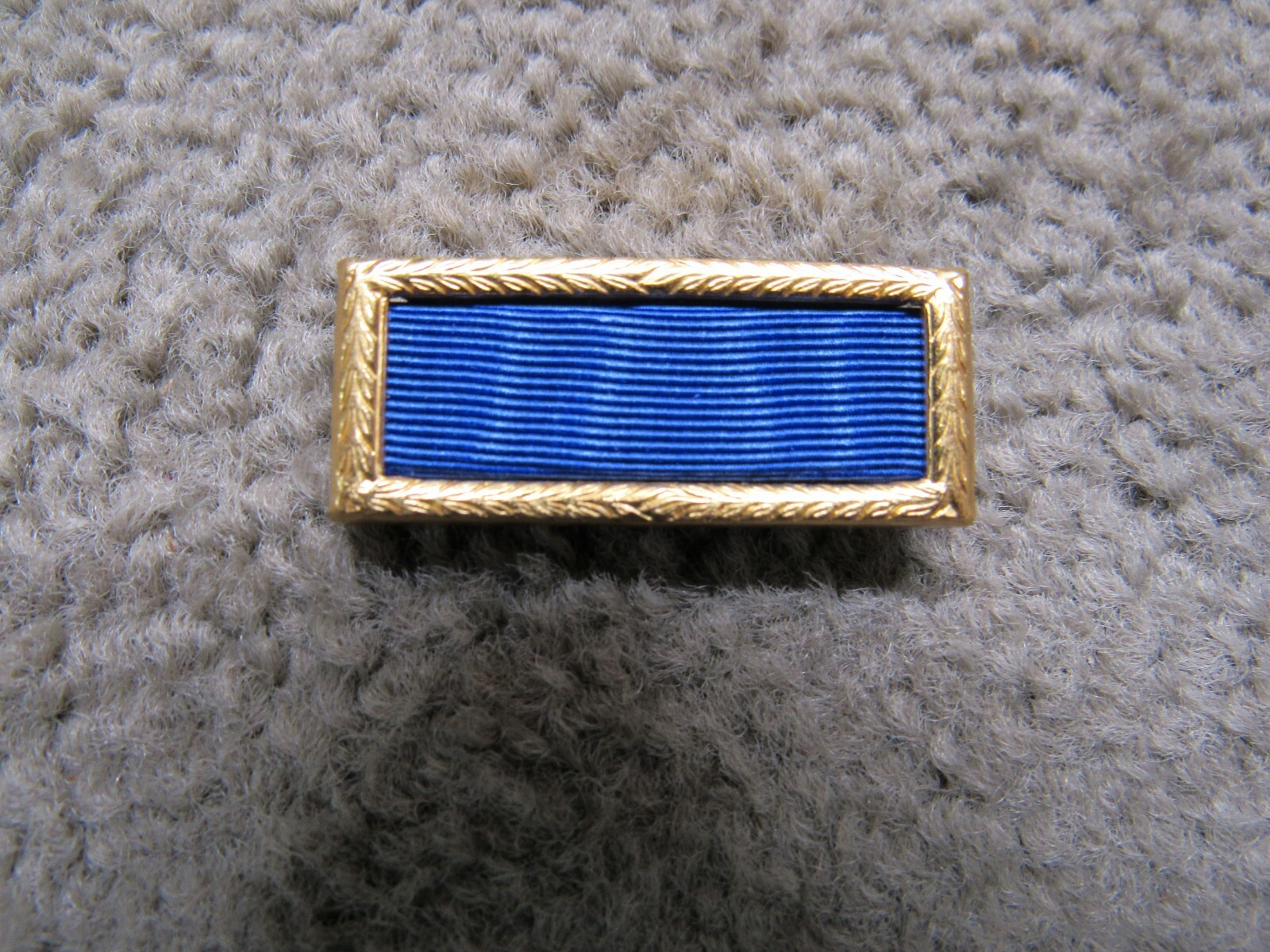 US WW2 Presidential Unit Citation Pin Back Original In govt Paper NOS