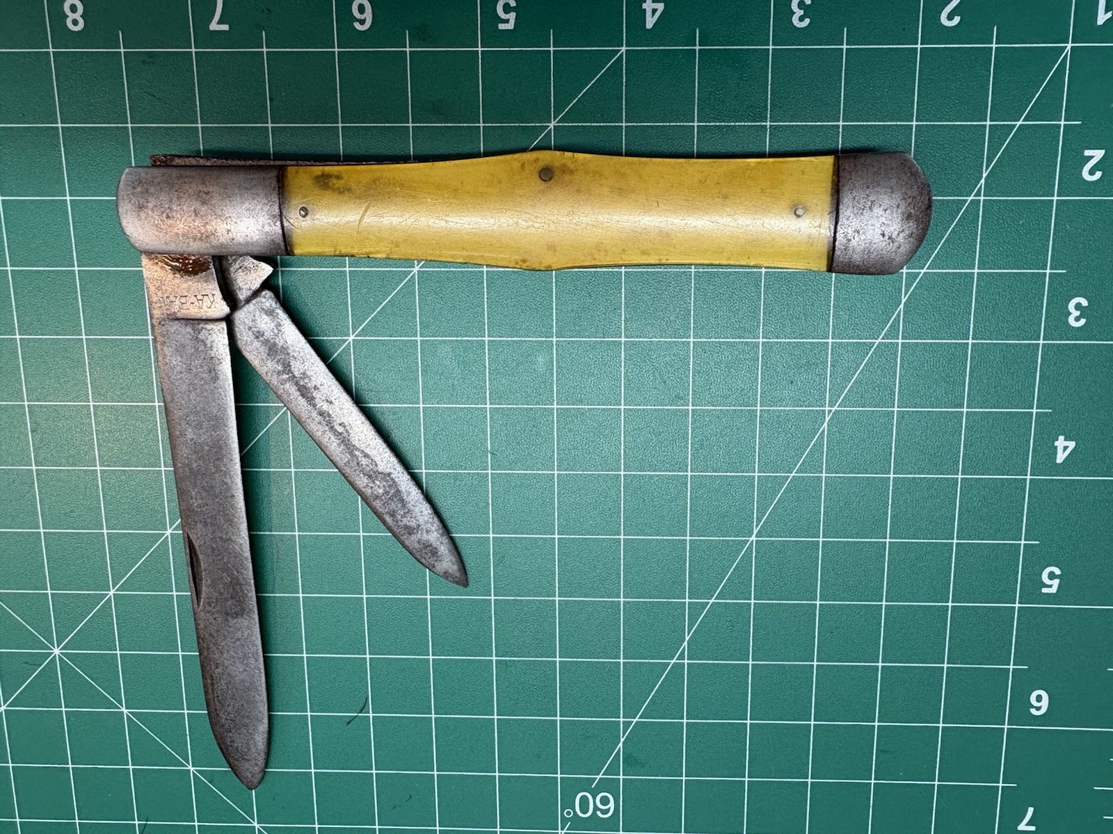 Vintage KA-BAR Union Cut Co 2 Blade Coke Bottle