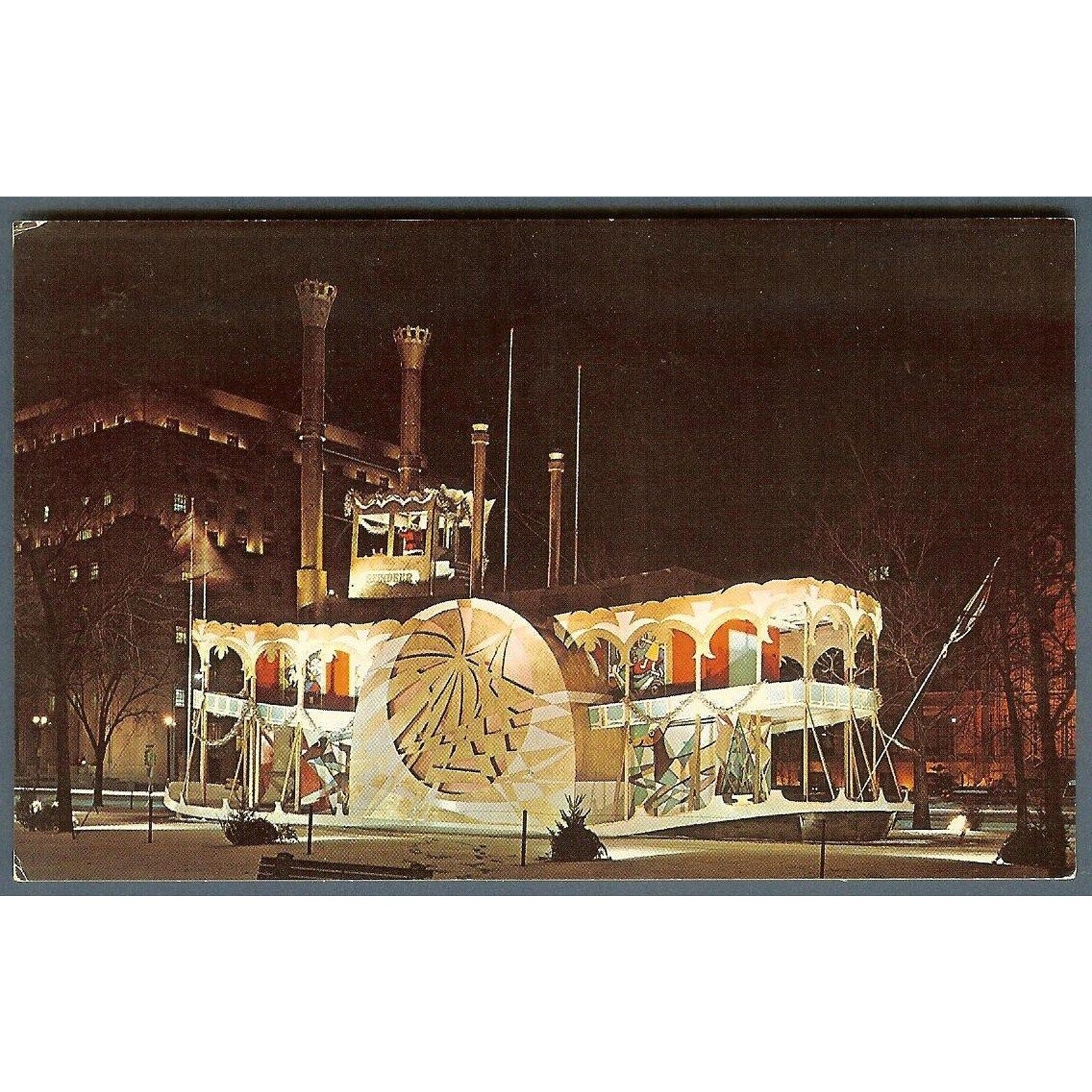 St Louis Mo Missouri ~ Memorial Plaza Yuletide Holiday display ~ 1950s postcard