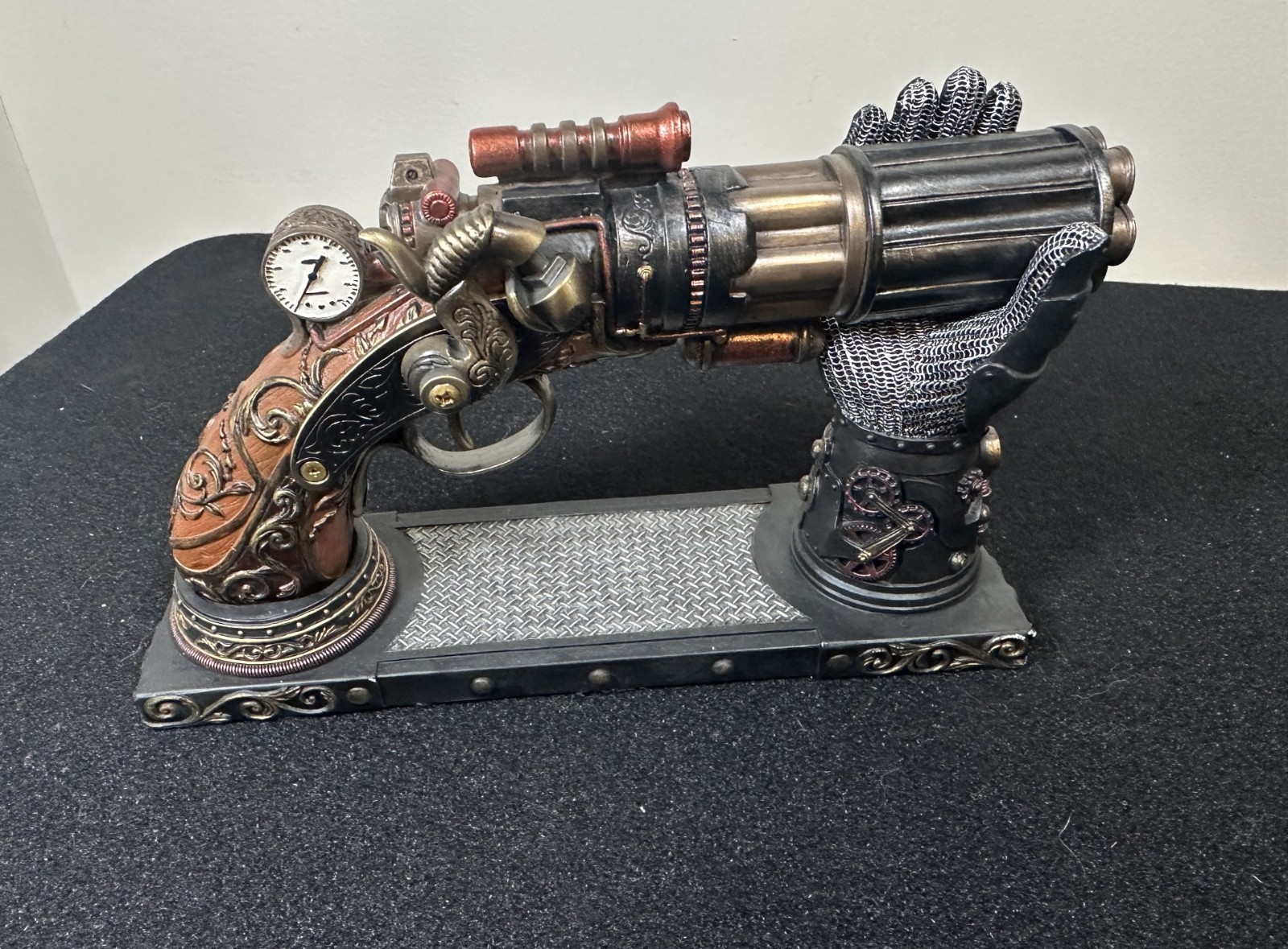 Veronese Design Steampunk 6 Barrel Display Pistol & Gauntlet Stand Statue