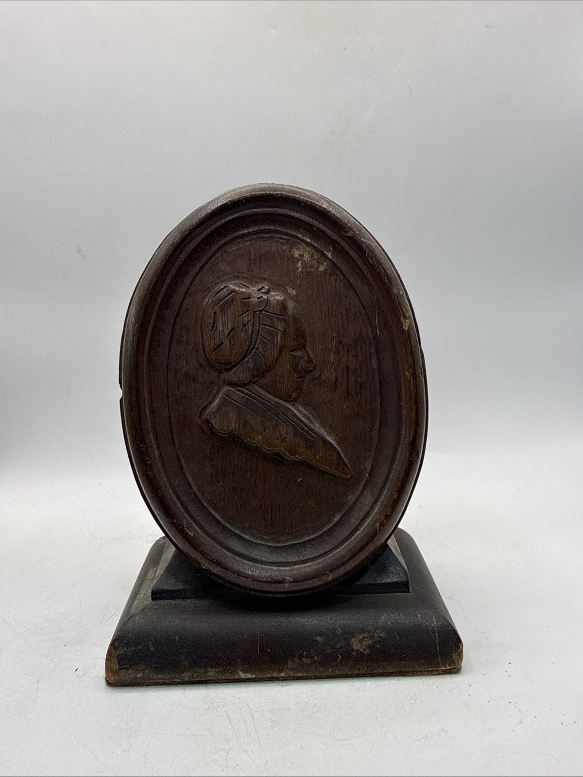 Vintage Carved Wood Woman Portrait Profile Oval Plaque Tabletop Stand 7” * Vintage Carved Wood Woman Portrait Profile Oval Plaque Tabletop Stand 7” *