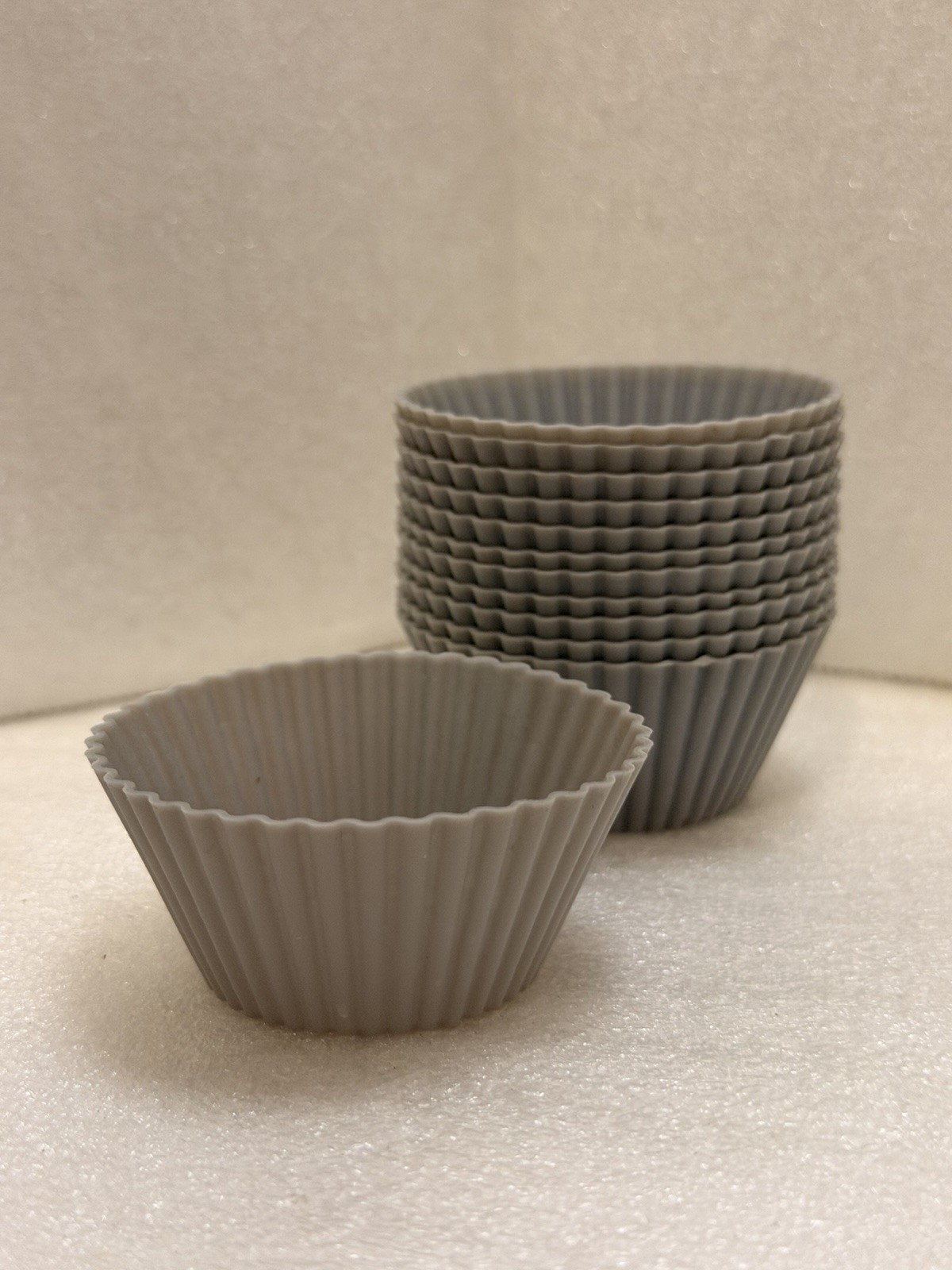 12 Gray Silicone Cupcake Liners Baking Cups Muffin Molds Standard Size BPA Free 12 Gray Silicone Cupcake Liners Baking Cups Muffin Molds Standard Size BPA Free