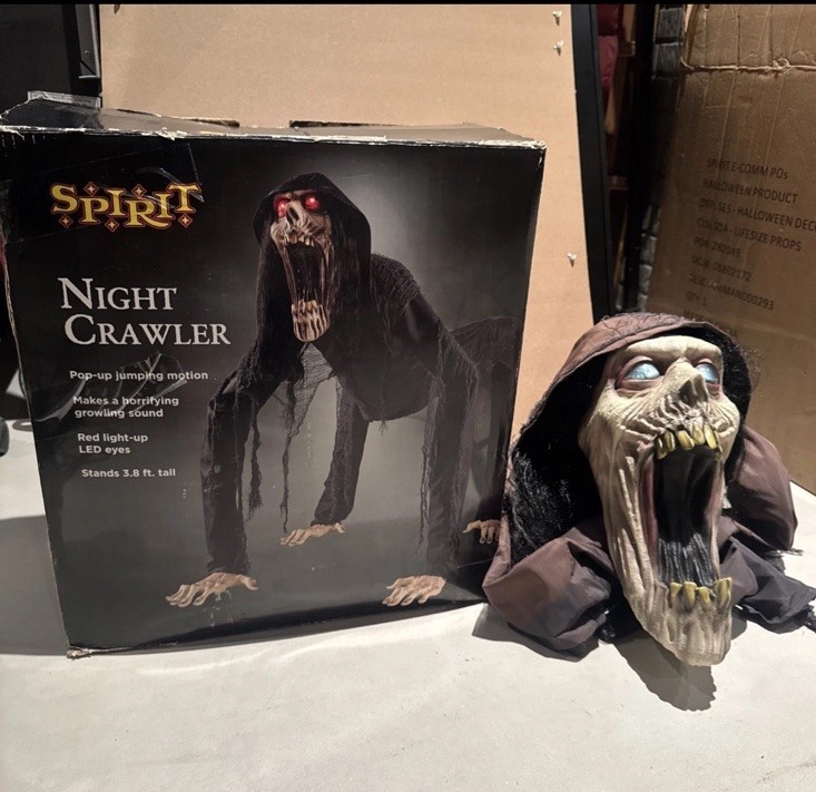 SPIRIT HALLOWEEN ANIMATRONIC NIGHT CRAWLER WORKS