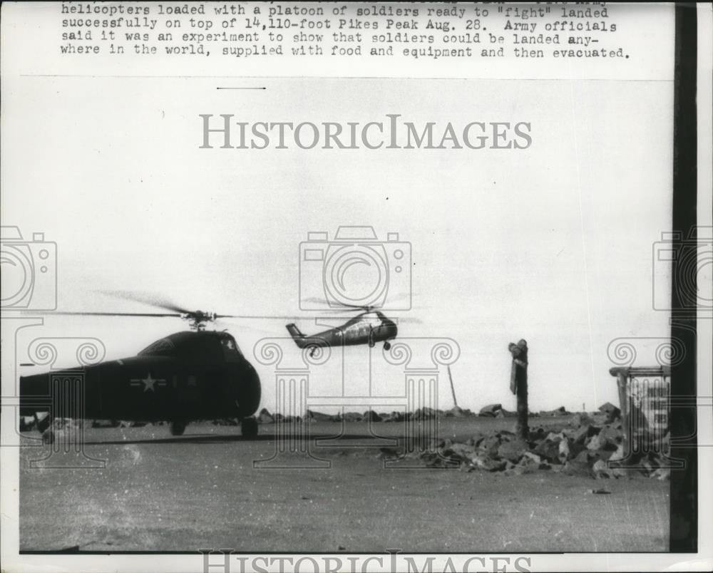 1956 Press Photo Helicopters taking off with a platoon of soldiers aboard