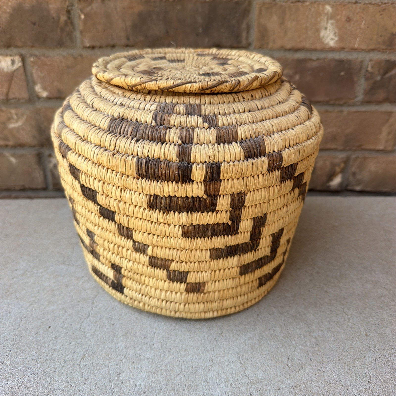Vintage Tohono O'odham Papago? Native American Coiled Lidded Basket READ Vintage Tohono O'odham Papago? Native American Coiled Lidded Basket READ
