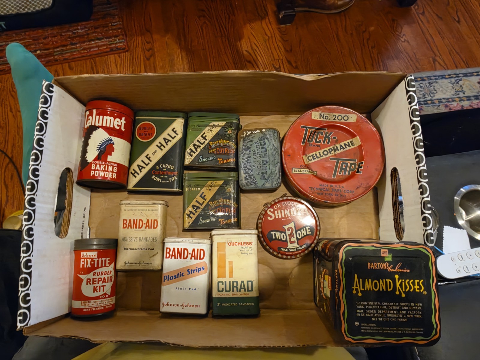 Lot of Antique Vintage Tins 