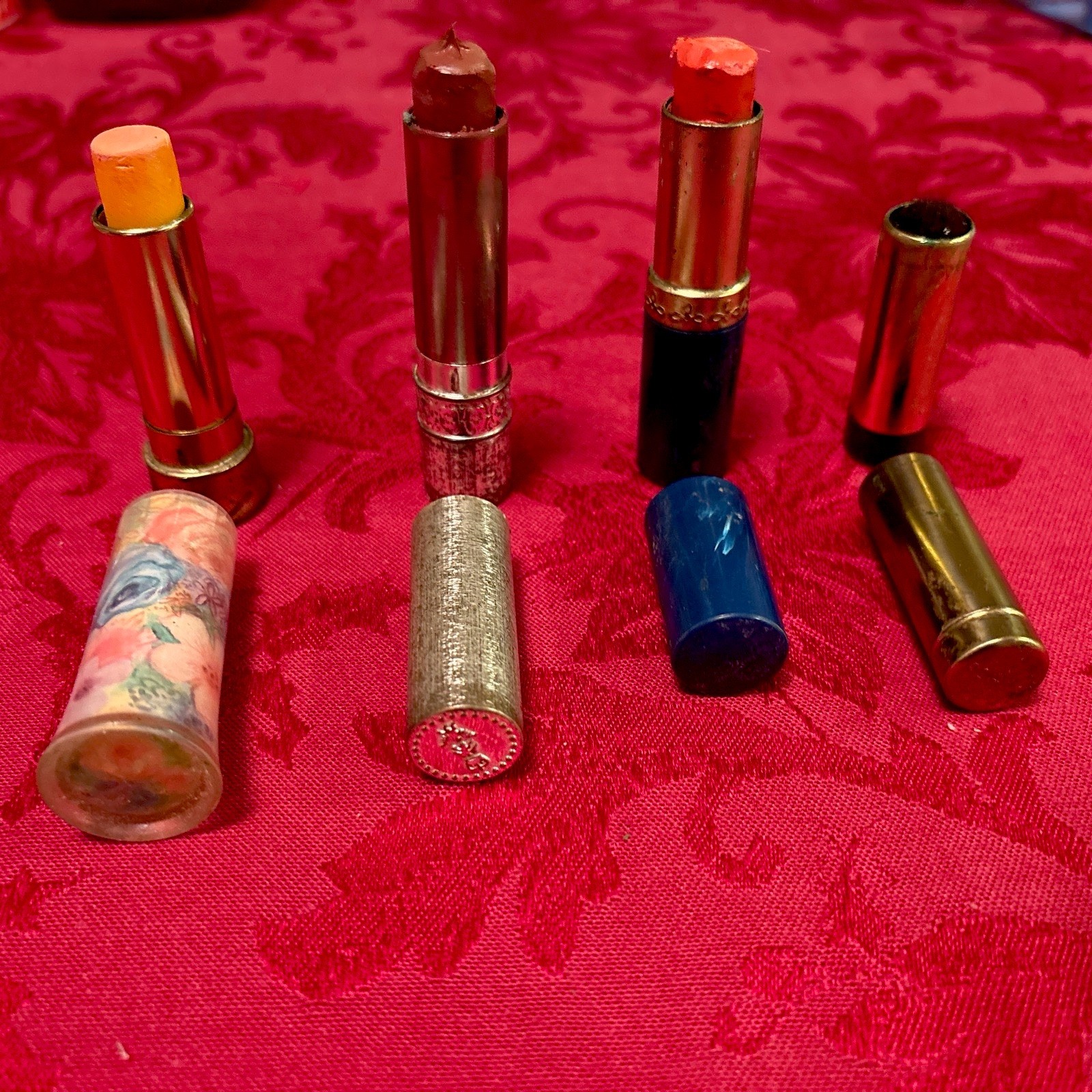 Lot of 4 VTG MCM 50\'s/60\'s Glamour Lipsticks Plus A Tiny Brush In Lipstick Tube.