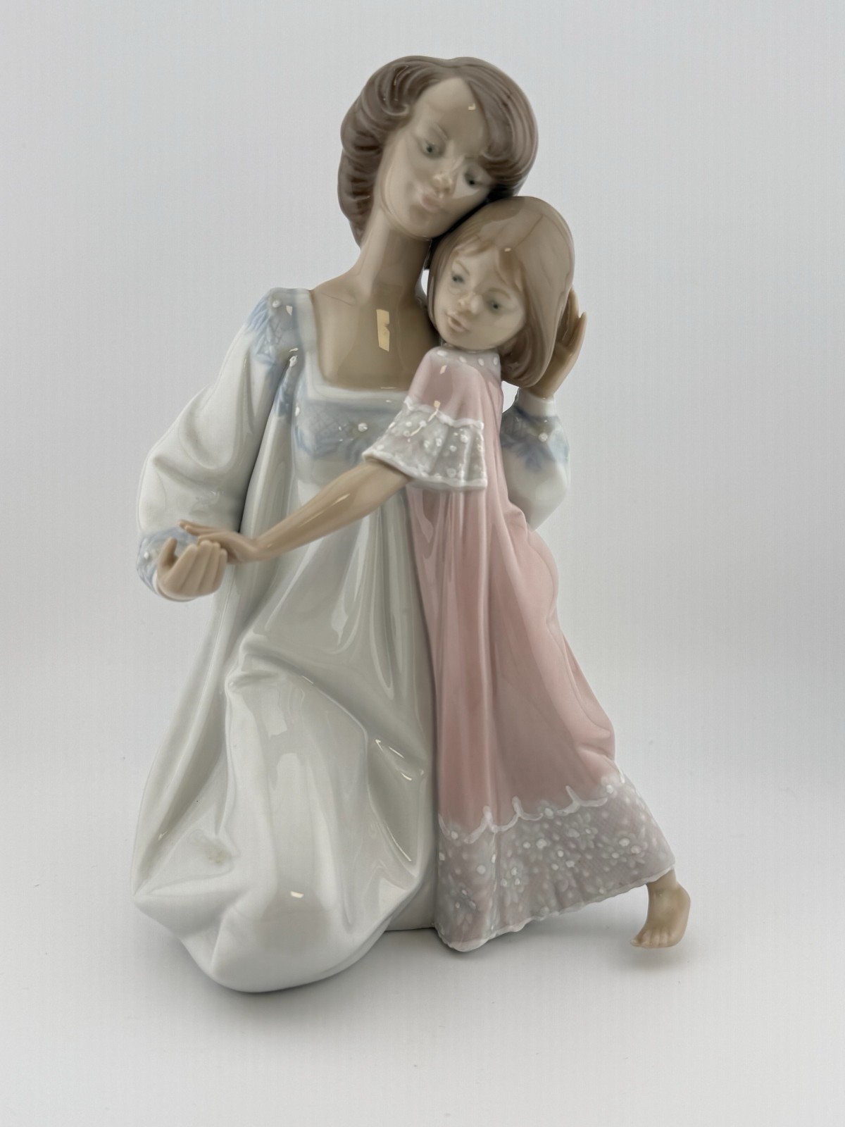 Lladro Figurine GOODNIGHT GOOD NIGHT MOTHER AND DAUGHTER GIRL 5449 Mint with Box