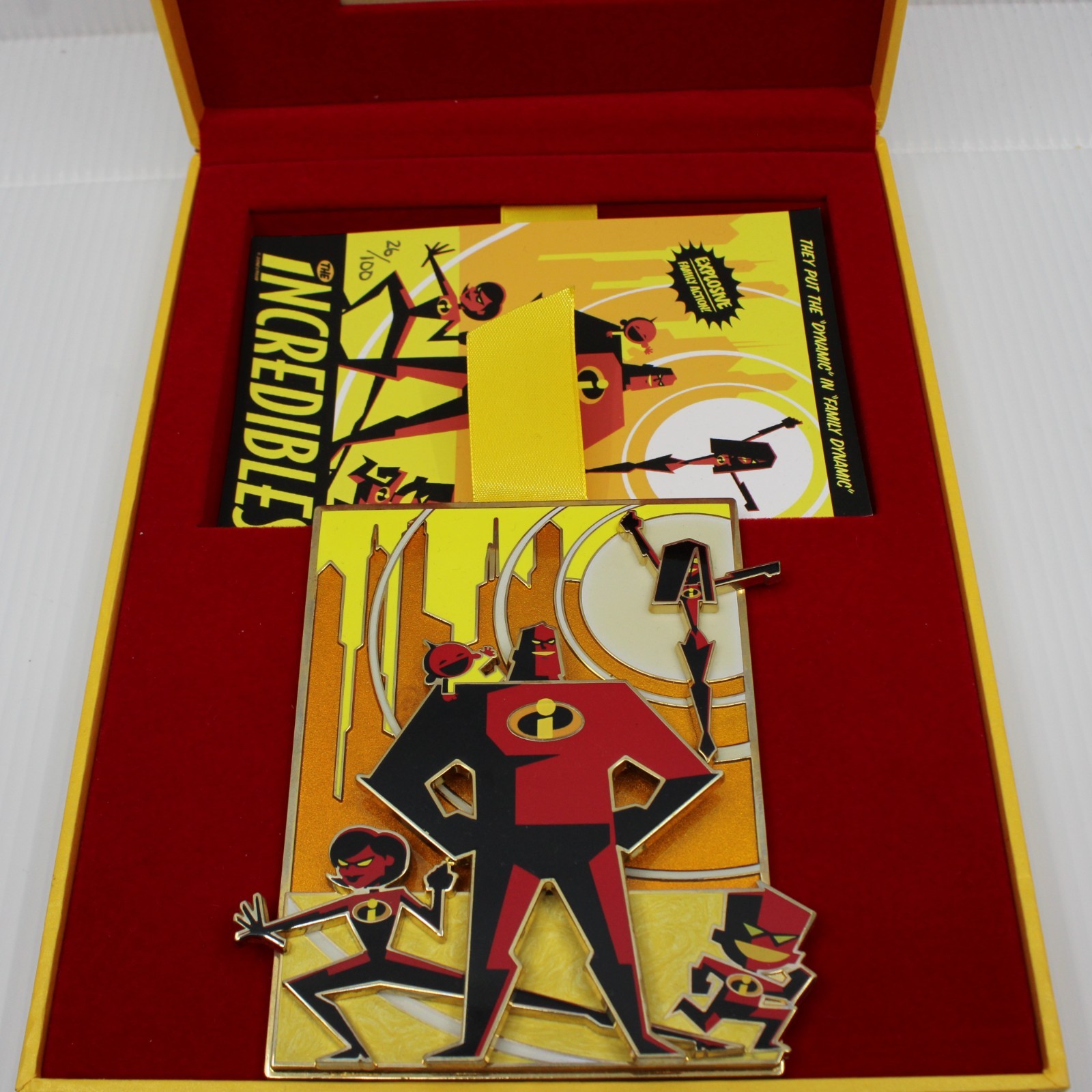 C4 Disney ACME Art Pin LE The Incredibles Jumbo Artist Series