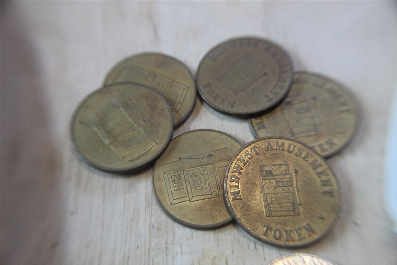 MIDWEST AMUSEMENT TOKEN - SLOT TOKEN DOLLAR SIZE 