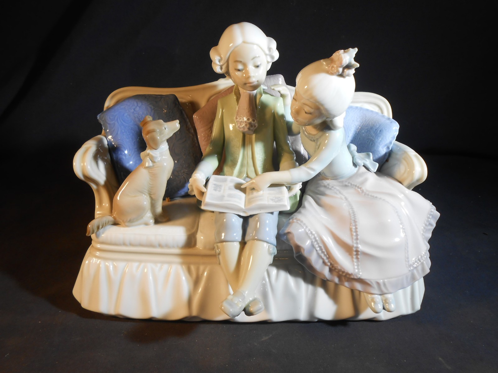 Vintage LLADRO Story Time #5229 Retired Porcelain Figurine Mint Condition
