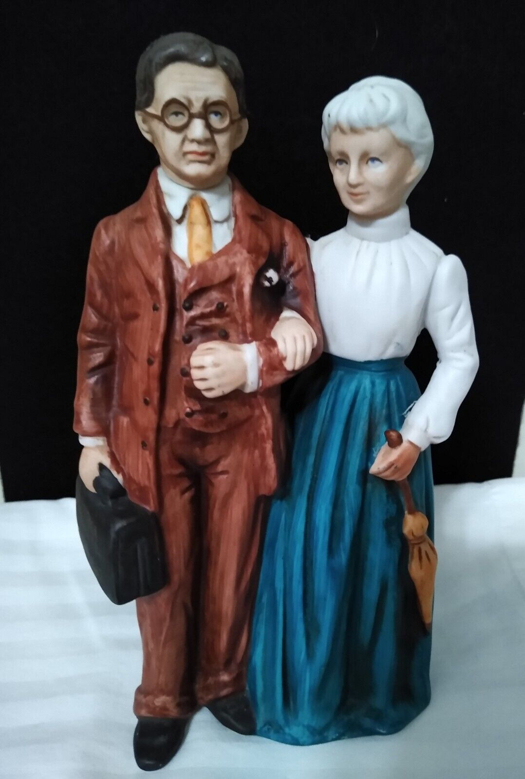 Rare 1973 Avon\'s Figurine Mr.&Mrs. D.M.McConnell, Avon\'s  Founders, Mint