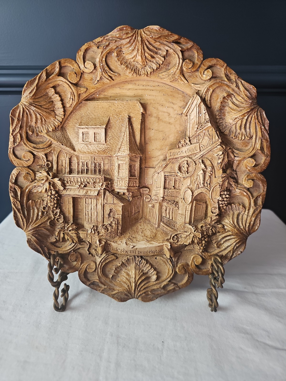 Vintage Rüdesheim Drosselgasse Village Carved Wood Wall Hanging Plate 9\