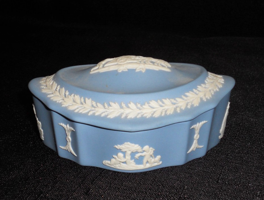 WEDGWOOD JASPERWARE **ASSORTED LOT(10 PC)**~TRINKET BOX &DISHES,CHRISTMAS PLATES