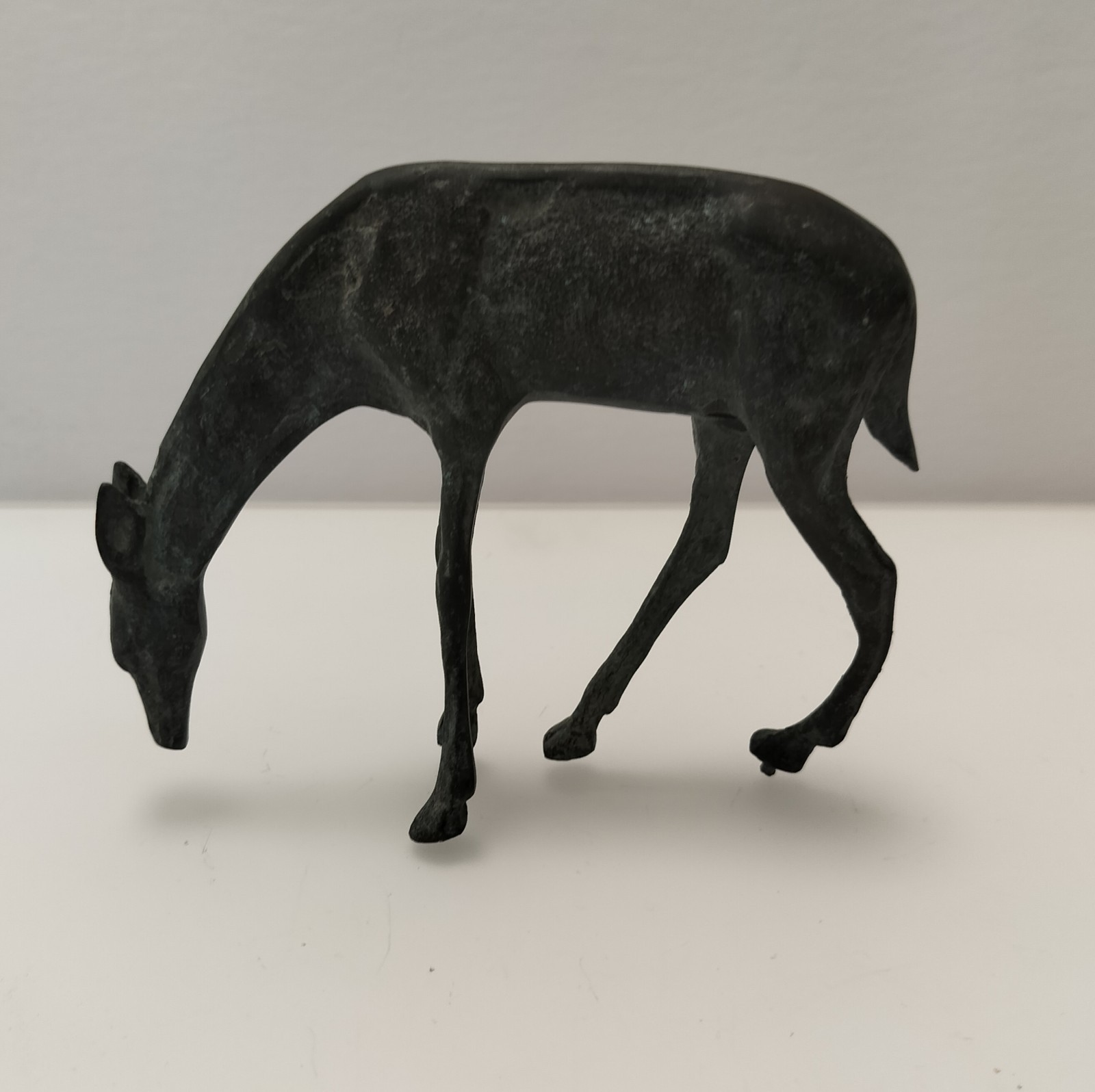 Vintage Brass Fawn Deer Grazing Figurine Statue Home Decor Pre-owned 5\