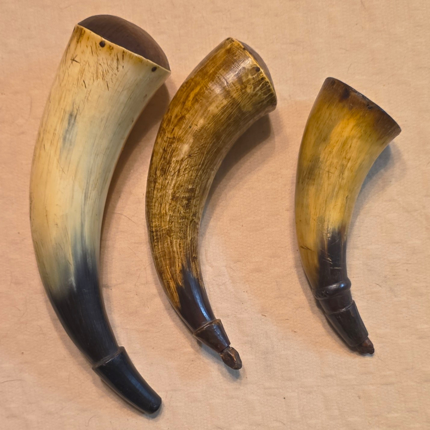 18th to Early 19th Century Powder Horns With Engraving